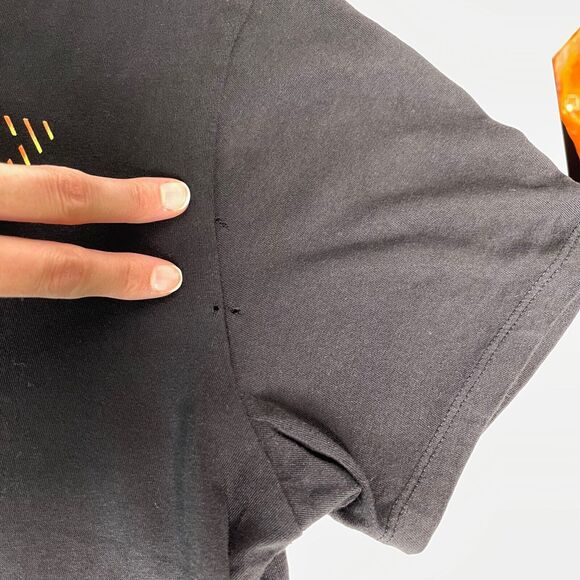 Has holes - Guess Black Question Mark Crew Neck Cotton T-Shirt Men's Sz M - Picture 3 of 7